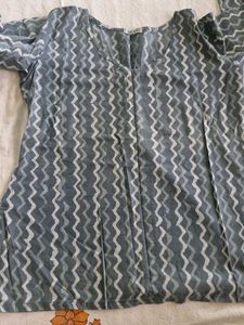 Stylish Grey Zigzag Print Kurta