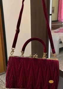 Vintage Velvet Clasp Handbag