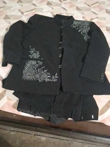 Men's Black Embroidered Nehru Jacket