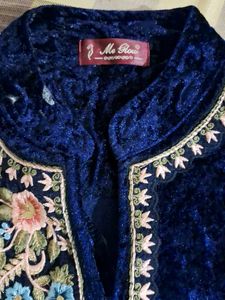 Velvet Kurta Pant set with Floral Embroidery