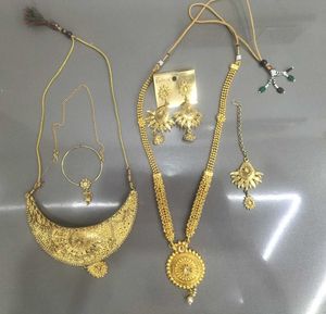 Elegant Gold-Tone Jewelry Set