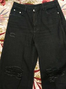 Black Ripped Wide-Leg Jeans