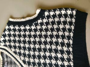 Houndstooth V-Neck Knit Sweater
