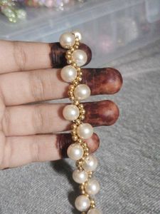 Elegant Pearl &amp; Gold Tone Bracelet