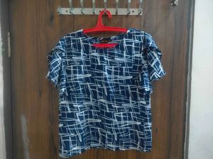 Stylish Blue &amp; White Printed Top medium size