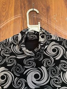 Stylish Black &amp; White Swirl Print Top