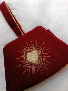 Charlotte tilbury velvet clutch 💕♥️