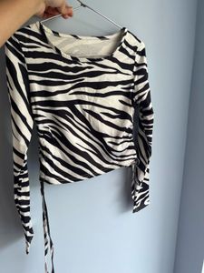 Stylish Zebra Print Long Sleeve Top