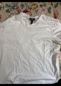 H&amp;M White V-Neck T-Shirt