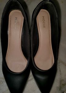 Stylish Black Mochi Heels