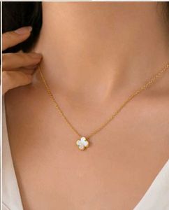 Elegant Clover Pendant Necklace