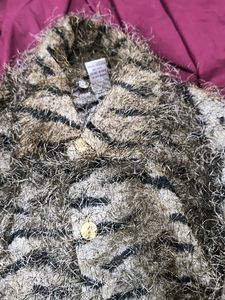 vry pretty shrug for women