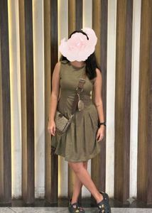 Olive Pleated Sleevesless Balloon Dress 💚