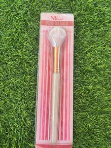 NY Bae Pro Blush Brush