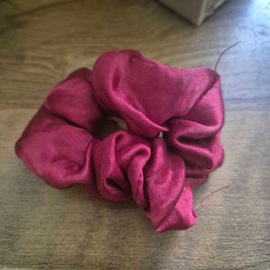 Satin Scrunchie - Rich Berry