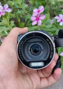 Sony HDR-CX1800E”
