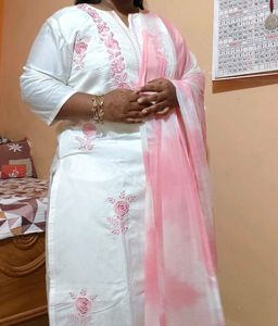 Elegant White &amp; Pink Kurta Set
