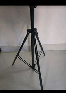 7 Ft Adjustable Tripod