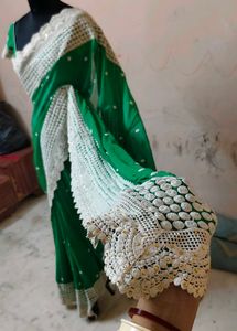pure Georgette 💯 Elegant Green Saree with White L