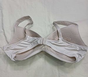 Comfortable🖤 White T-Shirt Bra