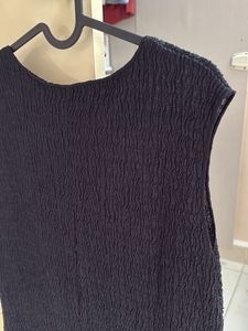 H&amp;M - Black Textured Button-Up Sleeveless Top