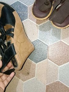 2 Heels 👠