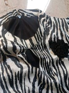 black and white chita print body dress