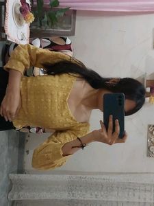 Stylish Yellow Textured Crop Top