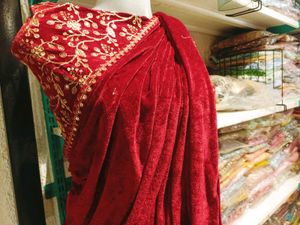 velvet saree