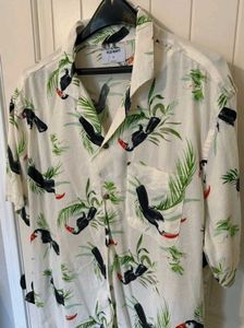 Top style. Old Navy Tropical Toucan Print Shirt