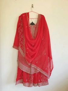 Royal Scarlet Nazraana