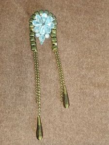 Stunning Crystal &amp; Gold Flower brooch