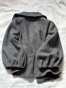 Chic Cropped Tweed Jacket