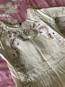 Elegant Embroidered White Kurta