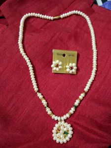 Elegant Pearl Necklace and Earrings Set