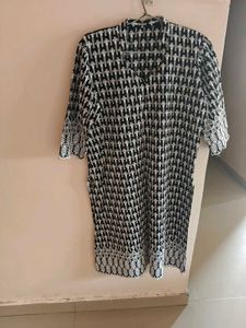 Chic Black & White Embroidered Tunic