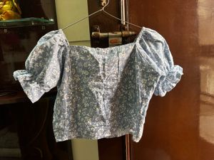 Blue Floral Puff Sleeve Top