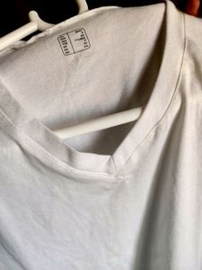 Solid V-neck White T-shirt