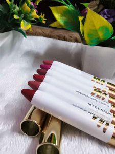 pack of 6 MyGlamm Perfect Curves Matte Lip Crayon-