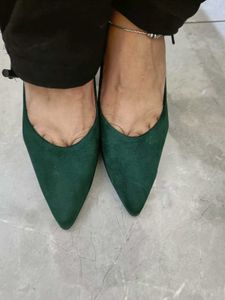 Stylish Green Suede Kitten Heels