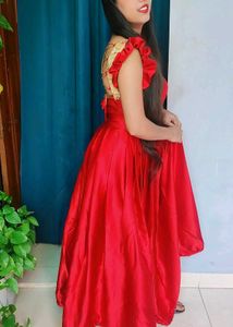 Free delivery!!  Elegant Red Skirt & Golden Top