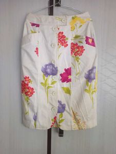 🌼White Floral Button-Front Skirt