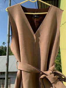 Chic Sleeveless Belted Dress