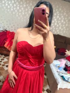 Stunning Red Strapless trail Gown🎀❤️🦋