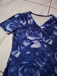 Blue Rose Print V-Neck Top