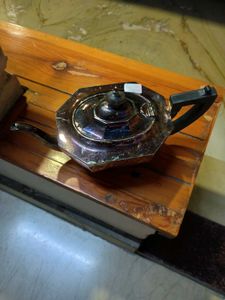 ANTIQUE ART DECO SILVER PLATED TEA POT
