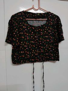 Cute Black Floral Tie-Front Crop Top