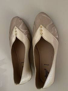 Elegant Beige Flats