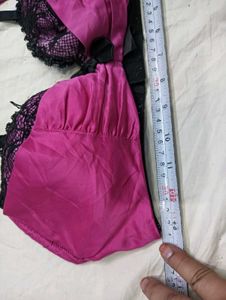 💙 Pink Lace Trim Bra