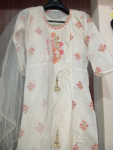 Elegant White Embroidered Kurta Set